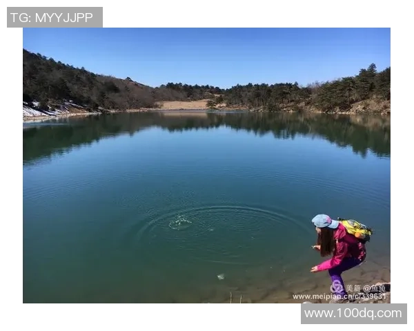跳水运动的力量与美感探秘从空中跃动到水花消散的极致瞬间